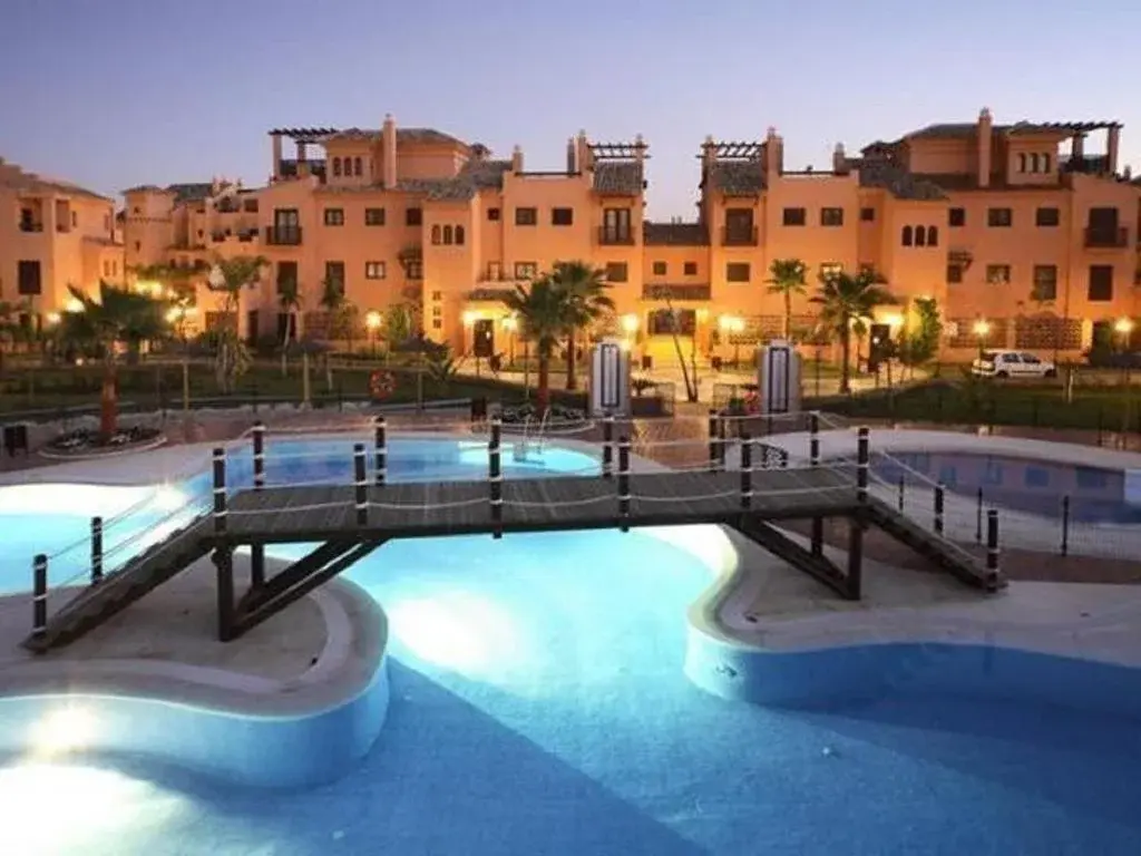 Off-Market Advisor vs Traditional Real Estate Agency in Marbella