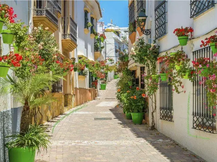 Benahavís Village vs Benahavís Municipality: What Property Buyers Need to Know